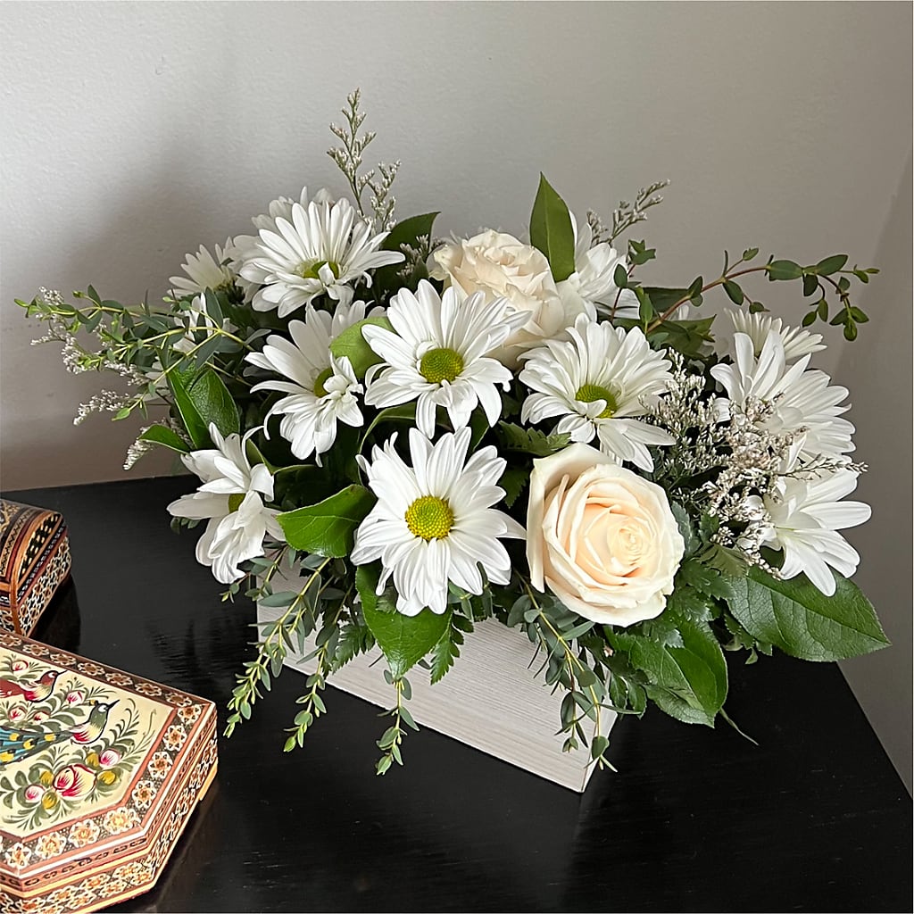 Fresh Linen Box Bouquet – Simply Gorgeous Flowers, Harvey LA